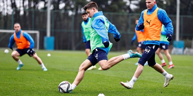 Fenerbahçe'de Alanyaspor maçı hazırlıkları başladı