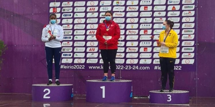 Fenerbahçeli milli atlet Pınar Akyol, Avrupa Atmalar Kupası’nda altın madalya kazandı