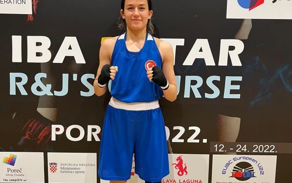 Fenerbahçeli Boksör Hatice Akbaş