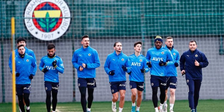 Fenerbahçe, Trabzonspor maçının hazırlıklarına başladı
