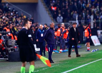 Fenerbahçe Teknik Direktörü İsmail Kartal