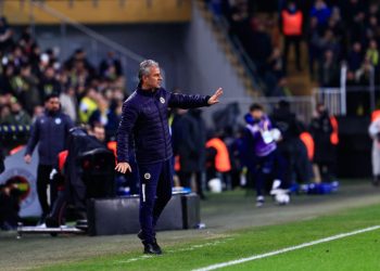 Fenerbahçe Teknik Direktörü İsmail Kartal