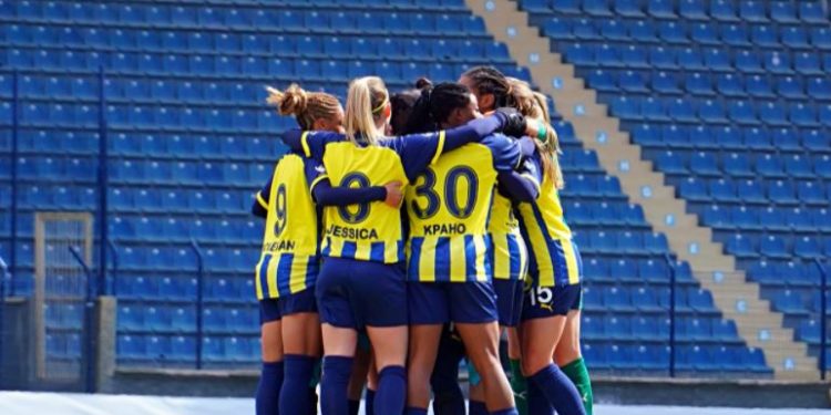 Fenerbahçe Kadın Futbol Takımı