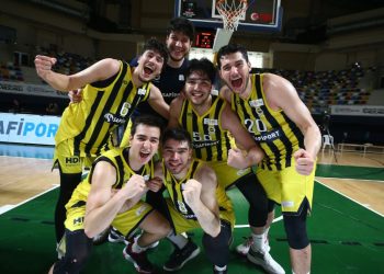 Fenerbahçe Koleji Safiport Erkek Basketbol Takımı