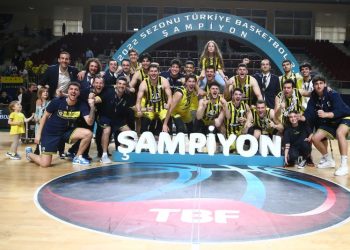 TB2L: Fenerbahçe Koleji Safiport şampiyon