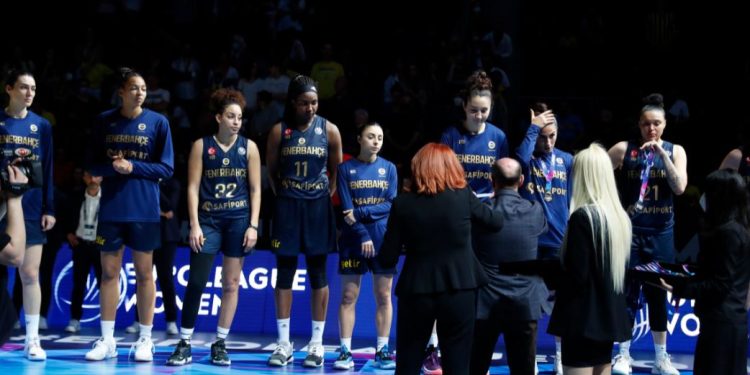Fenerbahçe Safiport Kadın Basketbol Takımımız Avrupa İkincisi oldu