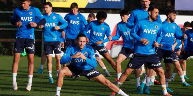 Fenerbahçe'de Göztepe maçı hazırlıkları tamamlandı