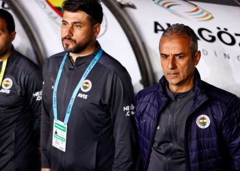 Fenerbahçe Teknik Direktörü İsmail Kartal