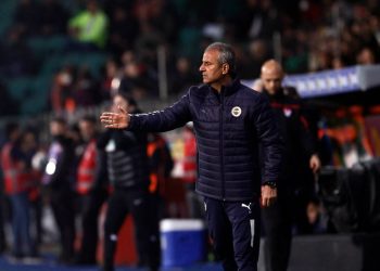 Fenerbahçe Teknik Direktörü İsmail Kartal