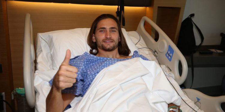 Fenerbahçe'de Miguel Crespo, ameliyat oldu