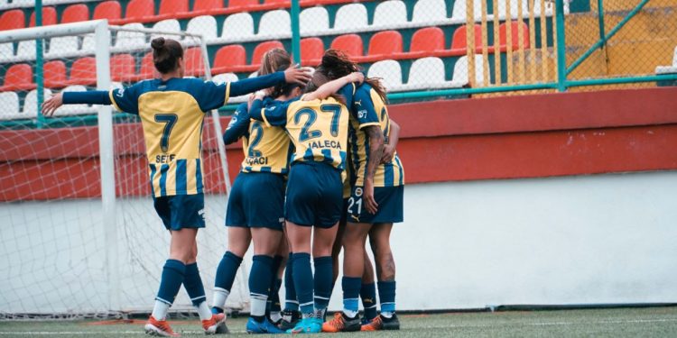 Fenerbahçe Kadın Futbol Takımı