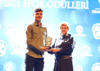 Dünya rekortmeni Olimpik yüzücümüz Emre Sakçı ‘Yılın Sporcusu’ ödülünün sahibi oldu