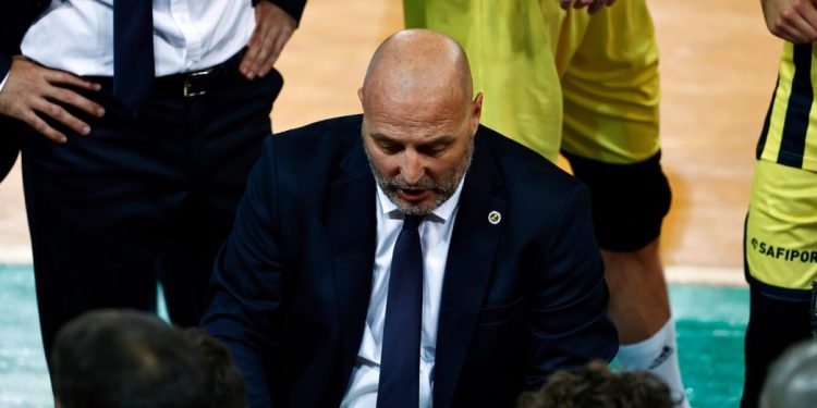 Fenerbahçe Erkek Basketbol Takımı Başantrenörü Aleksandar Djordjevic