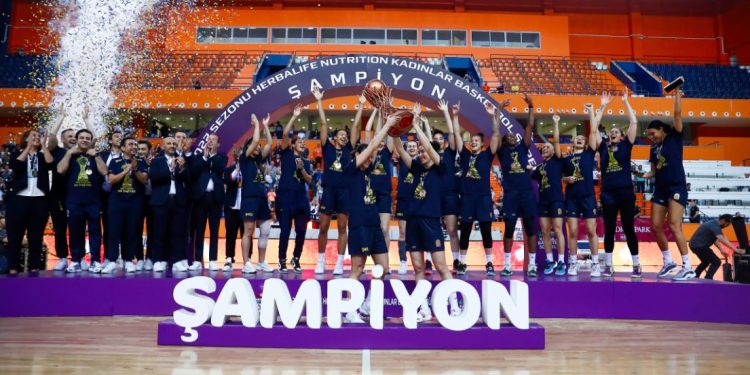 Şampiyon Fenerbahçe Safiport