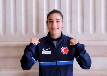 Fenerbahçeli milli boksörümüz Ayşe Çağırır