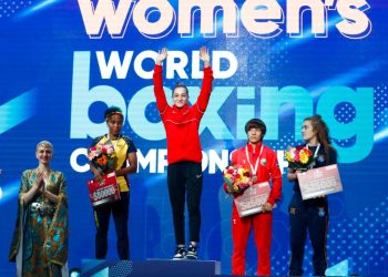 Fenerbahçeli milli boksörümüz Buse Naz Çakıroğlu Dünya Şampiyonu