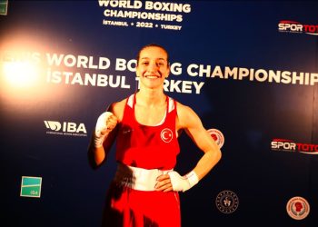 Fenerbahçeli milli boksörümüz Buse Naz Çakıroğlu