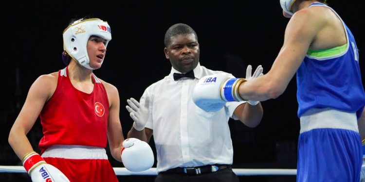 Fenerbahçeli milli boksörümüz Hatice Akbaş