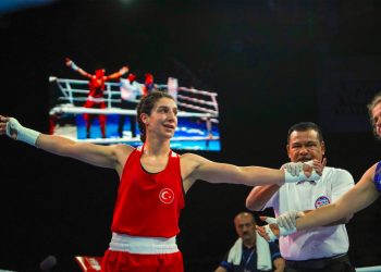 Fenerbahçeli milli boksörümüz Sema Çalışkan