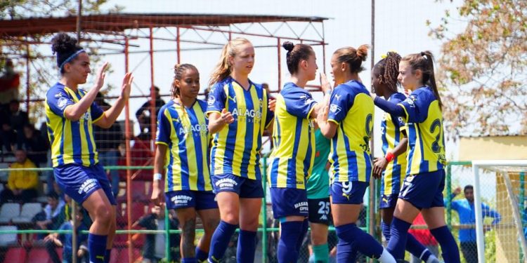 Fenerbahçe Kadın Futbol Takımı