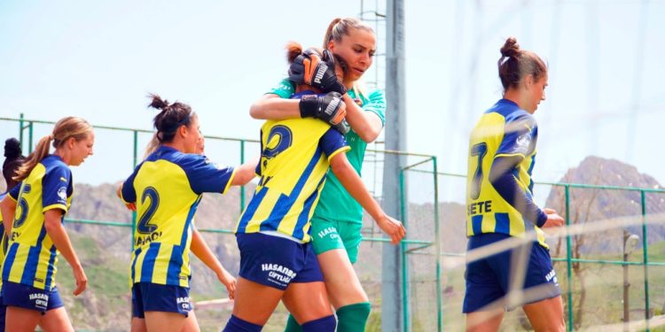 Fenerbahçe Kadın Futbol Takımı