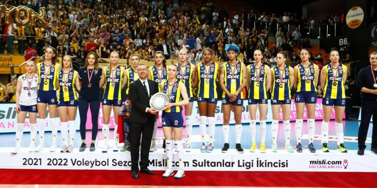 Fenerbahçe Opet Sultanlar Ligi'ni ikinci sırada tamamladı