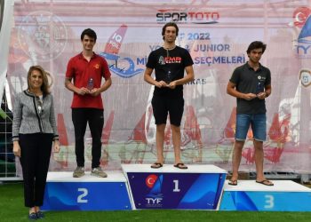 Yelkencimiz Ozan Türker, IQ Foil Youth & Junior Yıldızlar Kupası’nda üçüncü oldu