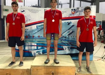 Milli yüzücülerimiz Sırbistan’dan madalyalarla dönüyor