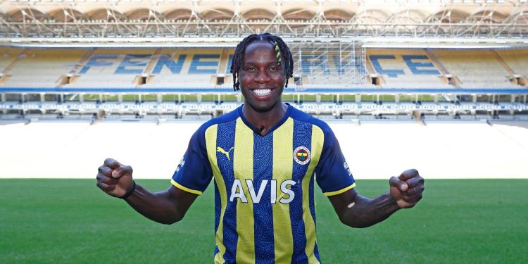 Bruma resmen Fenerbahçe'de