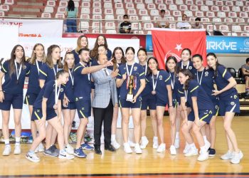 Genç Kız Voleybol Takımımız Türkiye üçüncüsü oldu