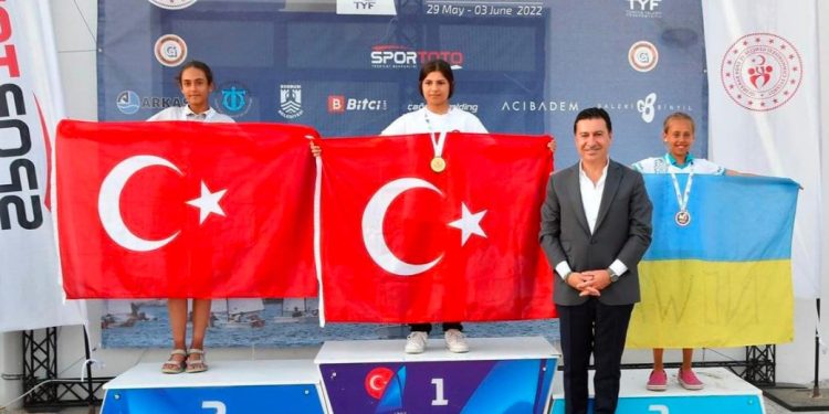 Yelkencimiz Medine Havva Tatlıcan, Optimist Training Regatta yarışlarını zirvede tamamladı