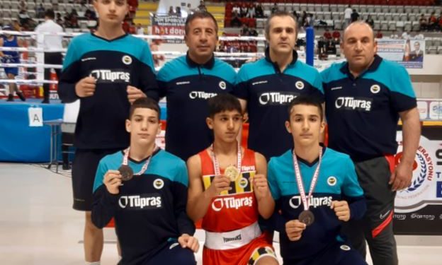 Boksörlerimizden 2 altın, 3 bronz madalya