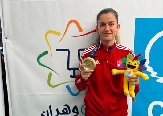 Fenerbahçeli milli boksör Hatice Akbaş altın madalya kazandı