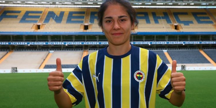 Busem Şeker Fenerbahçe'de