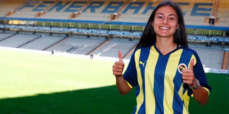 Ecem Cumert Fenerbahçe'de