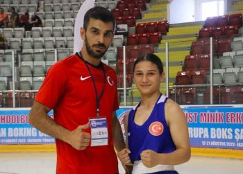 Fenerbahçeli milli boksör Sıla Özkan Avrupa Şampiyonu