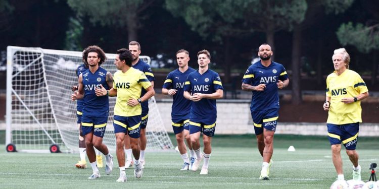Fenerbahçe, Konyaspor maçı hazırlıklarına başladı