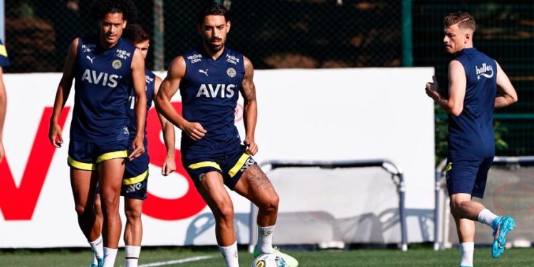 Fenerbahçe'de Austria Wien maçı hazırlıkları başladı