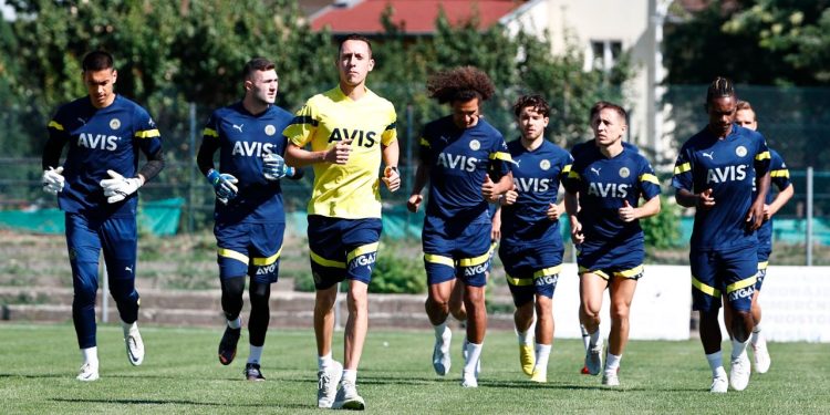 Fenerbahçe'de Kasımpaşa maçı hazırlıkları başladı