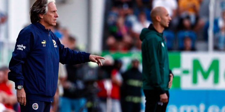 Fenerbahçe Teknik Direktörü Jorge Jesus