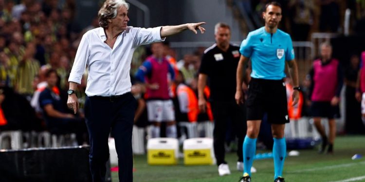 Fenerbahçe Teknik Direktörü Jorge Jesus