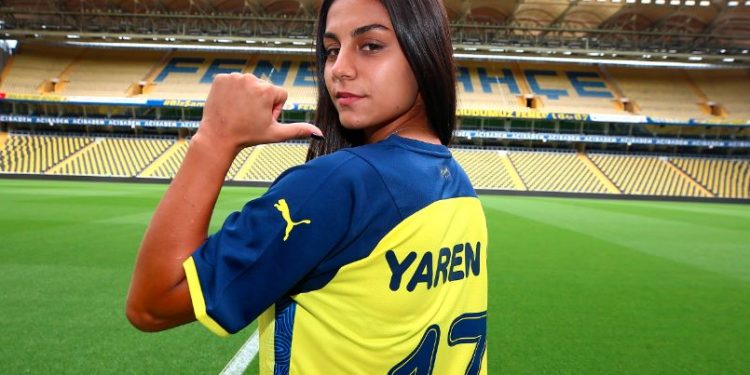Yaren Çolak 1 yıl daha Fenerbahçe'de