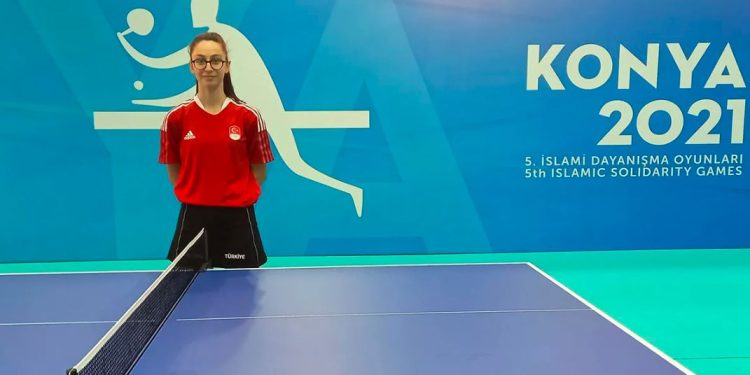 Fenerbahçeli milli masa tenisi sporcusu Özge Yılmaz