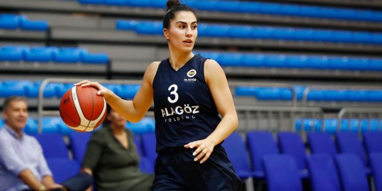 Hazırlık Maçı: Fenerbahçe Alagöz Holding 77-58 Emlak Konut