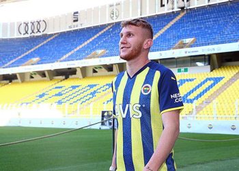 Fenerbahçemizin genç oyuncusu Burak Kapacak
