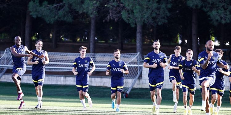 Fenerbahçe'de Alanyaspor maçının hazırlıkları başladı