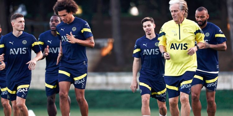 Fenerbahçe, Rennes maçı hazırlıklarına başladı