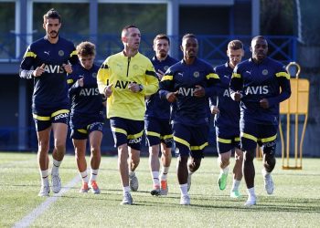 Fenerbahçe, Beşiktaş maçı hazırlıklarına başladı