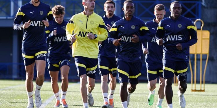 Fenerbahçe, Beşiktaş maçı hazırlıklarına başladı