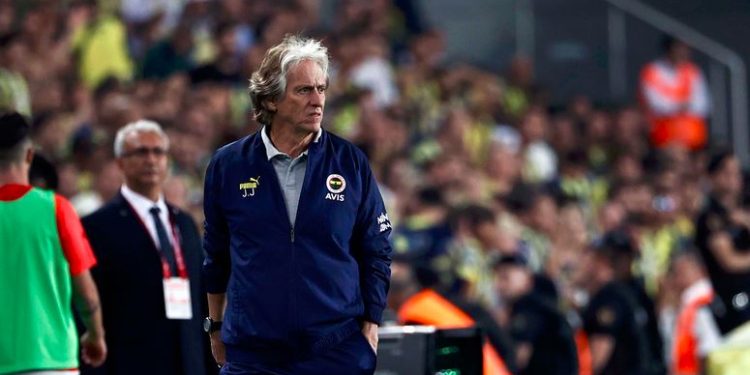 Fenerbahçe Teknik Direktörü Jorge Jesus